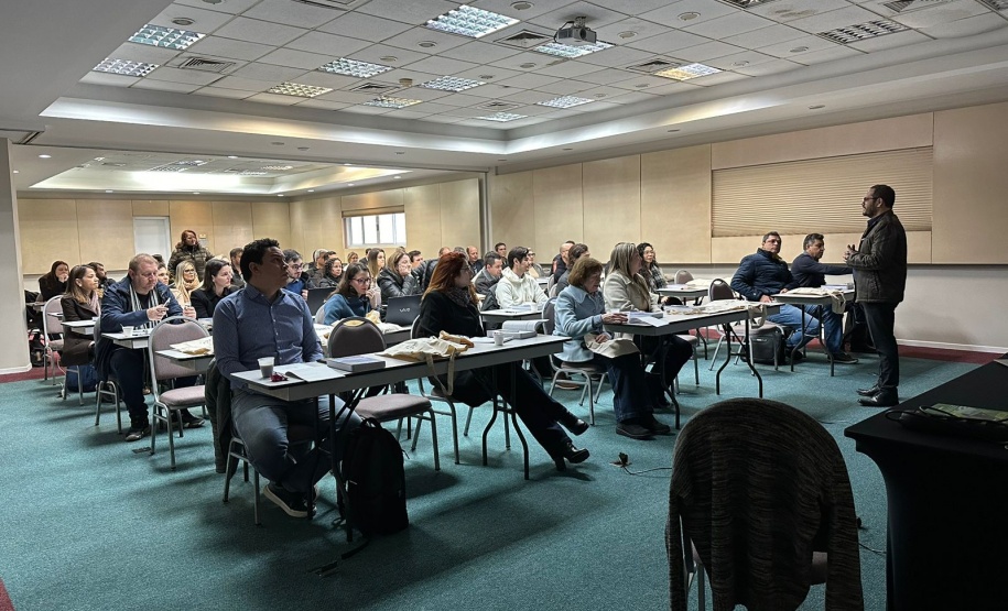 Servidores da Fazenda participam de curso de gestão orçamentária com Paulo Feijó