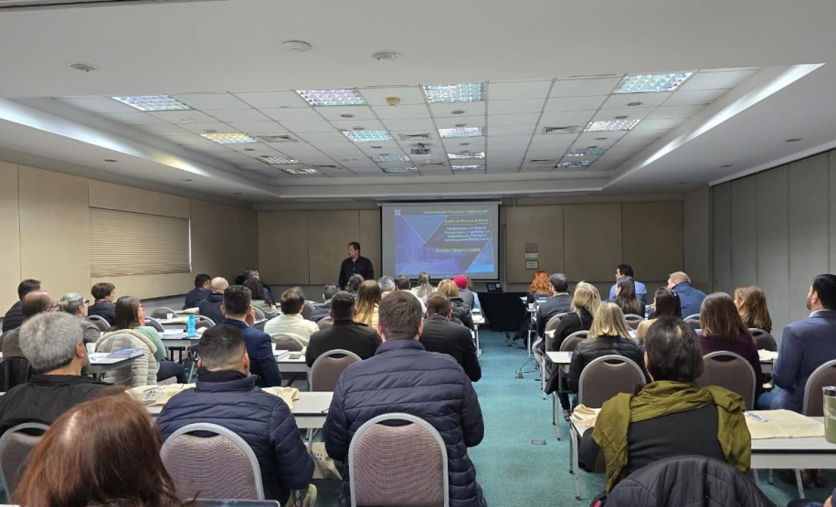 Servidores da Fazenda participam de curso de gestão orçamentária com Paulo Feijó